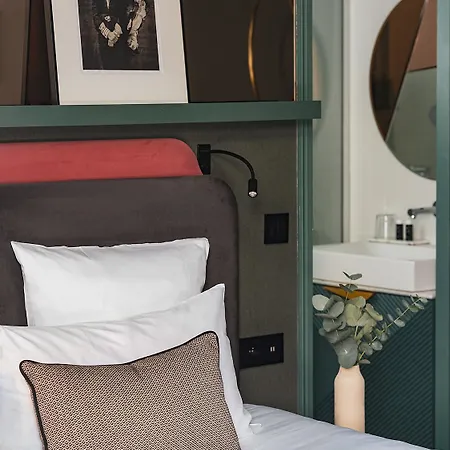 Bob By Elegancia Hotel