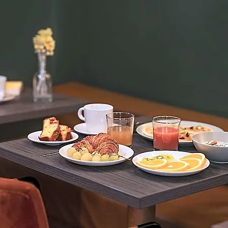 Bob By Elegancia Hotell 4*